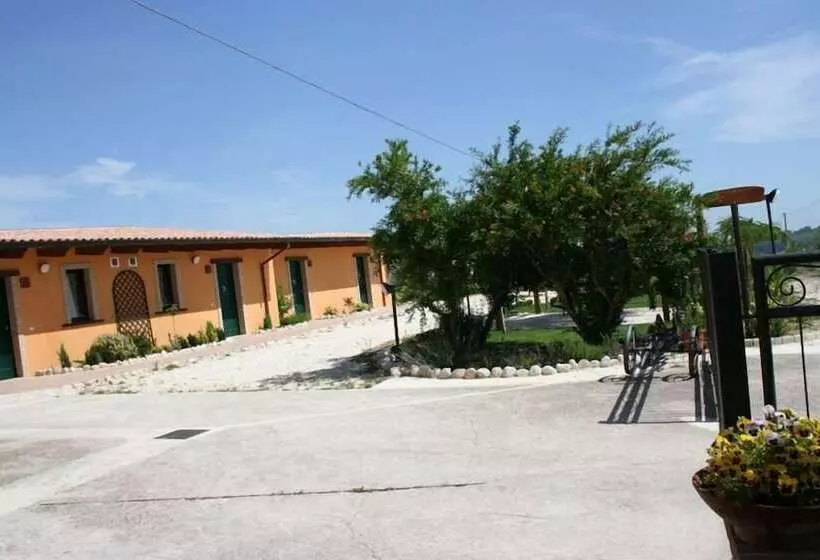 هتل Agriturismo Pesolillo