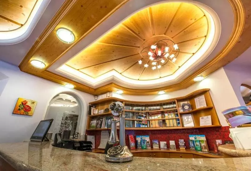 هتل Albergo Alla Rosa