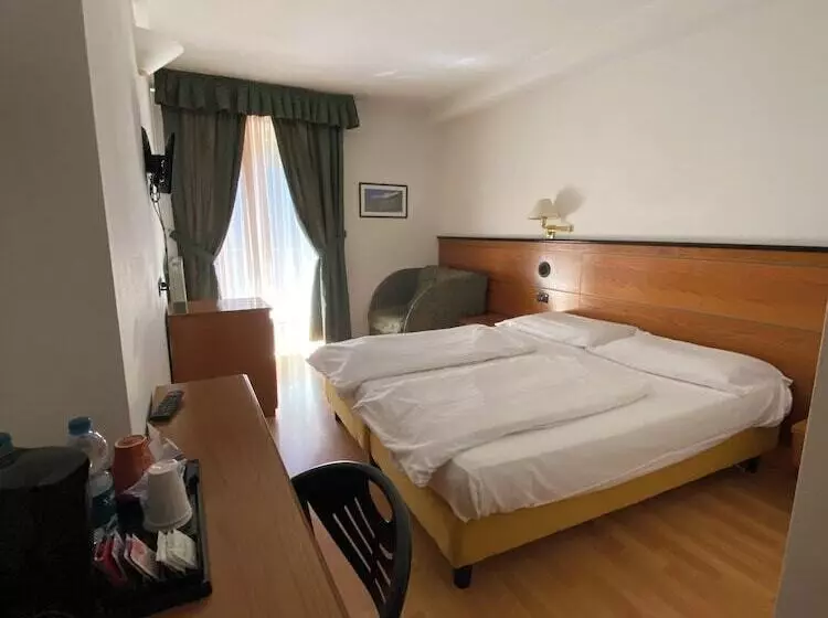 ホテル Albergo Aprica Garni