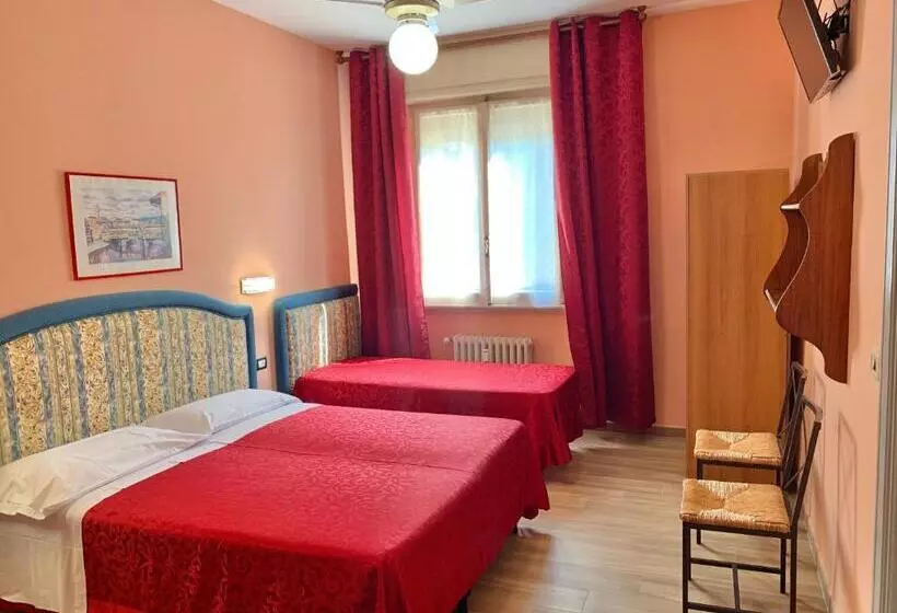 هتل Albergo Cinzia