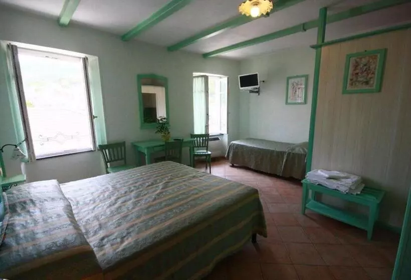 Hotelli Albergo Ristorante Belvedere