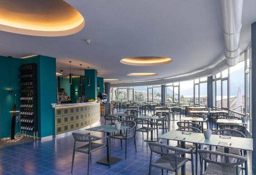 Отель Aria Life