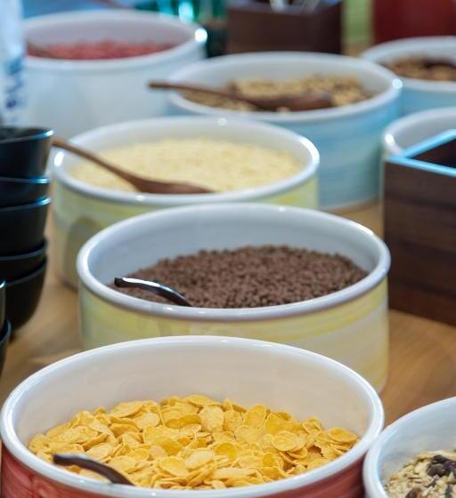 Отель Aria Life