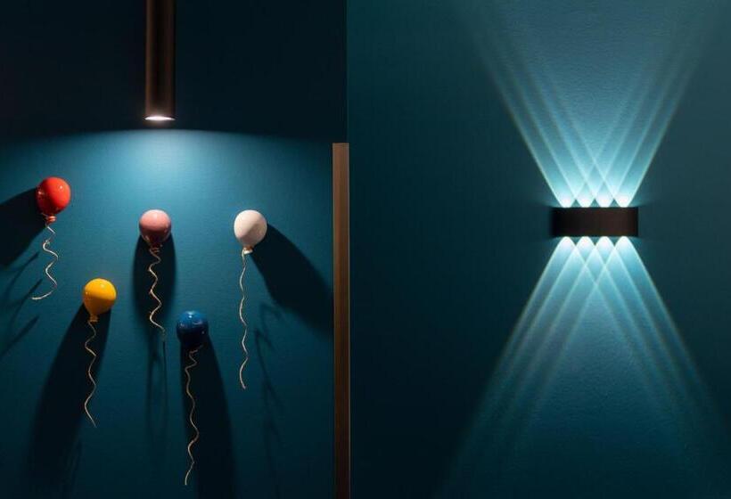 Отель Aria Life