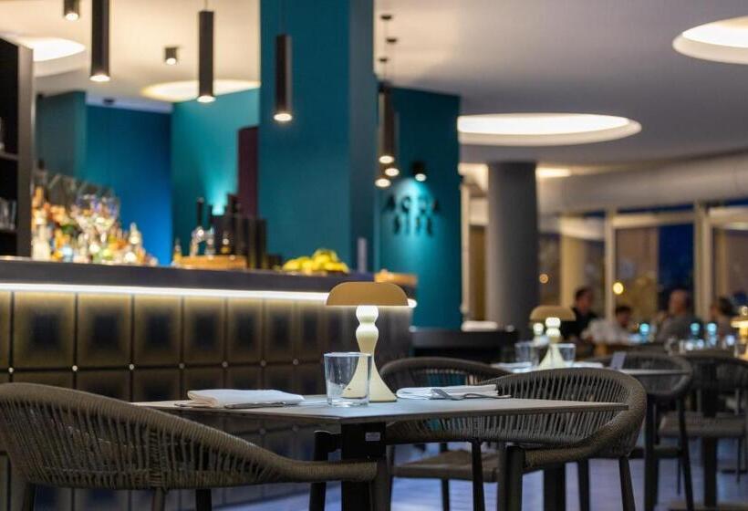 Отель Aria Life