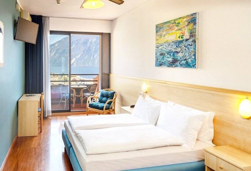 Отель Aria Life