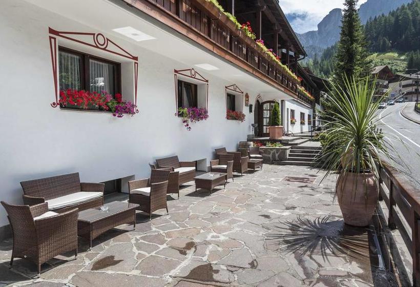 فندق Casa Alpina   Alpin Haus