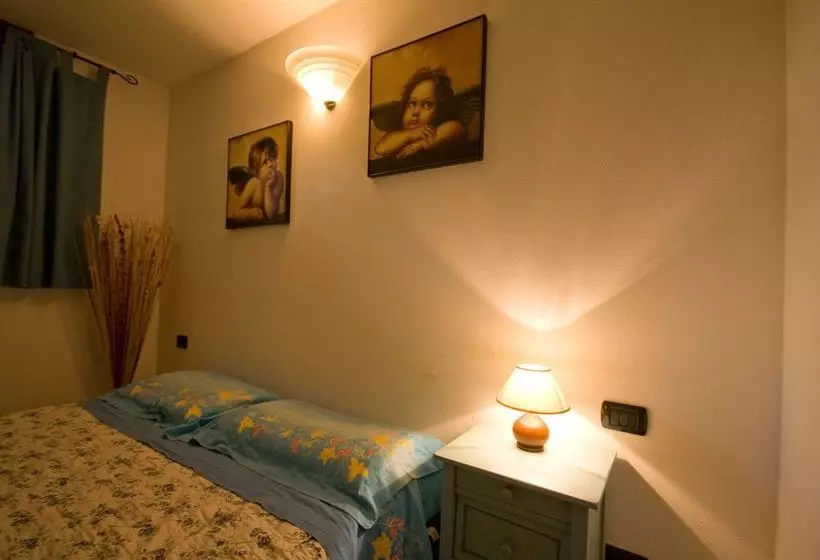 هتل Follonica Apartments