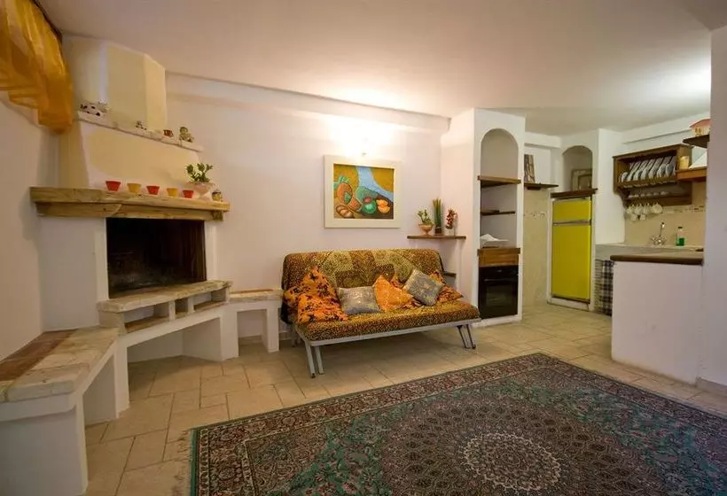 هتل Follonica Apartments