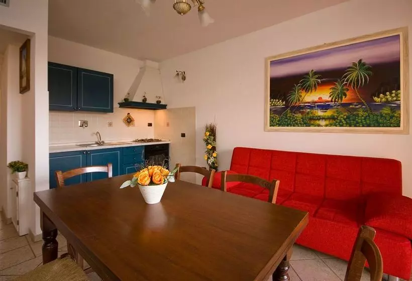 هتل Follonica Apartments
