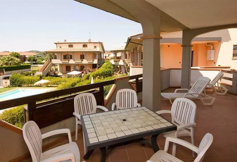 هتل Follonica Apartments