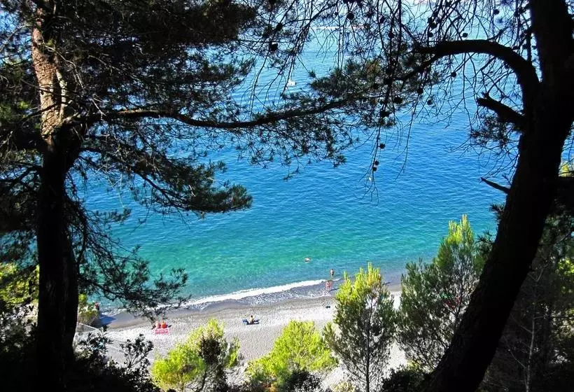 هتل Italia