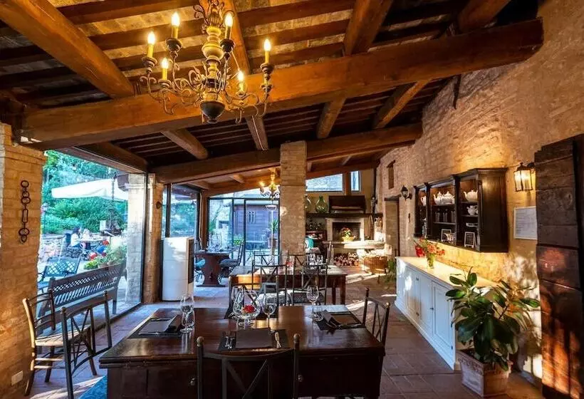 هتل La Maesta Antica Dimora Di Campagna