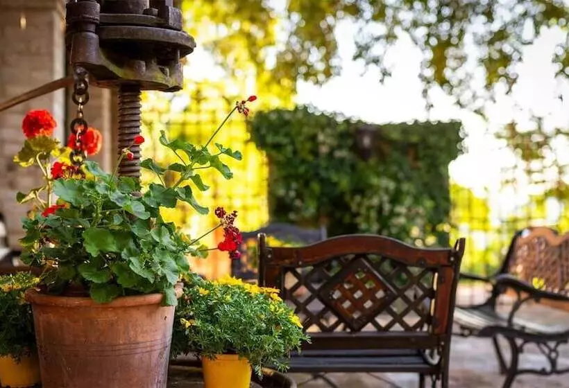 هتل La Maesta Antica Dimora Di Campagna
