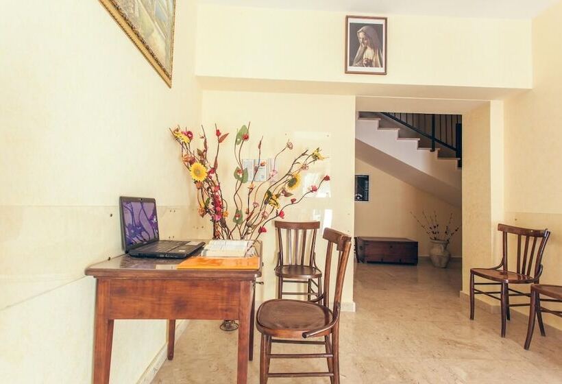 Отель Monastero Santo Spirito