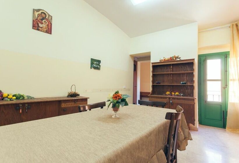 Отель Monastero Santo Spirito