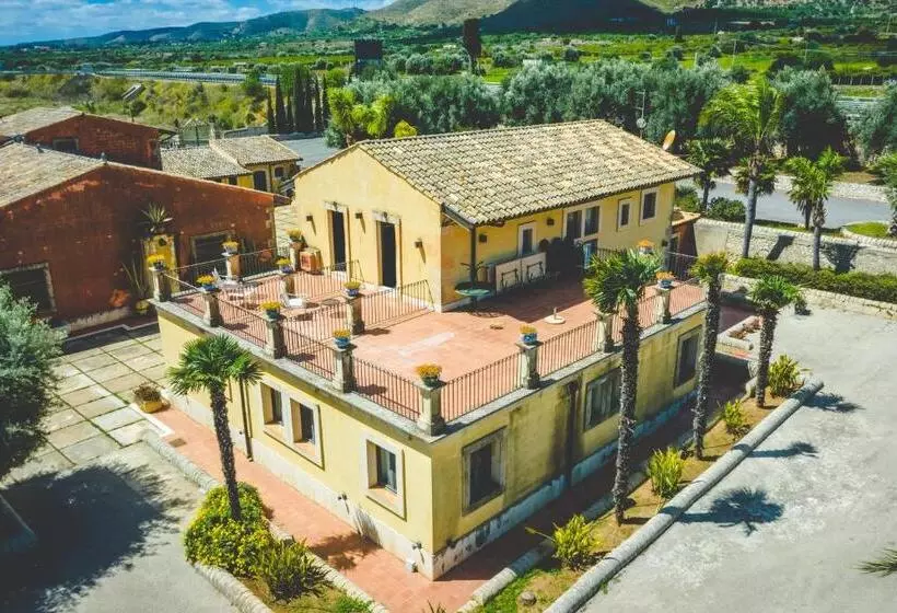 Hotelli Nuovo Castello Crisilio