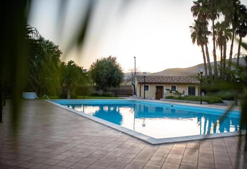 فندق Nuovo Castello Crisilio