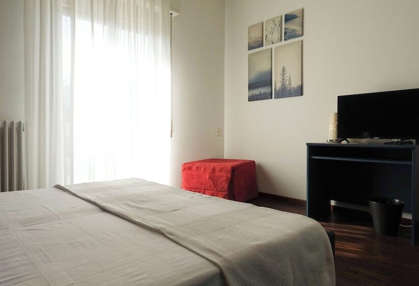 בית מלון כפרי Peler