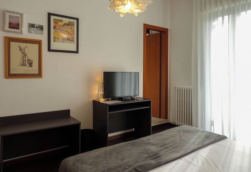 בית מלון כפרי Peler