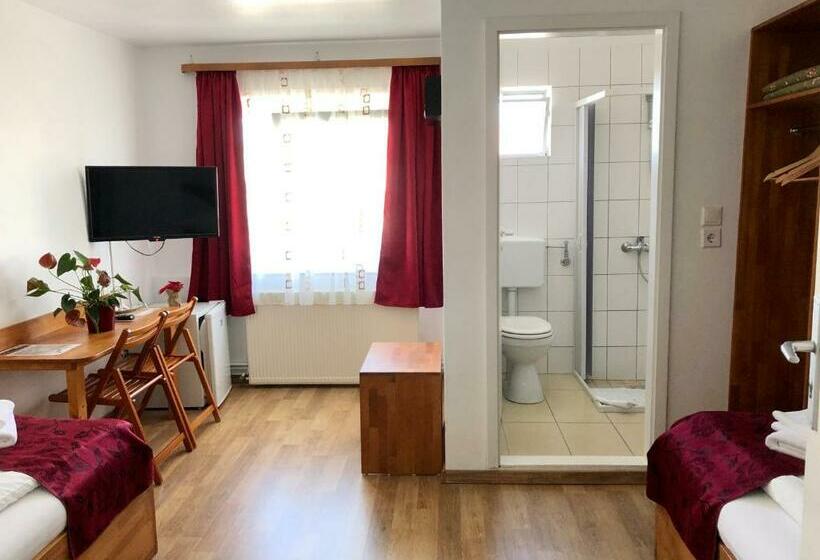 فندق Pension Rote Rosen