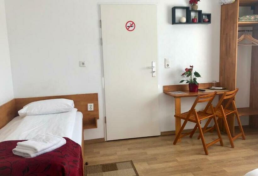 فندق Pension Rote Rosen