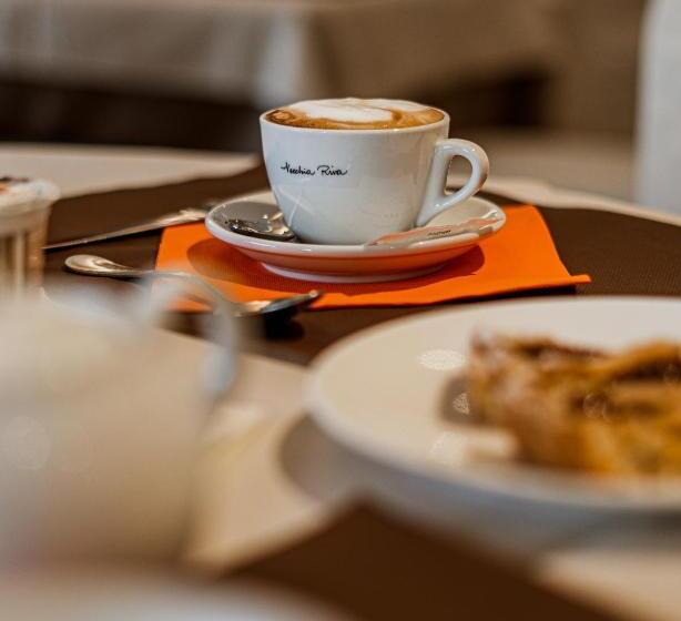 هتل Ristorante Vecchia Riva