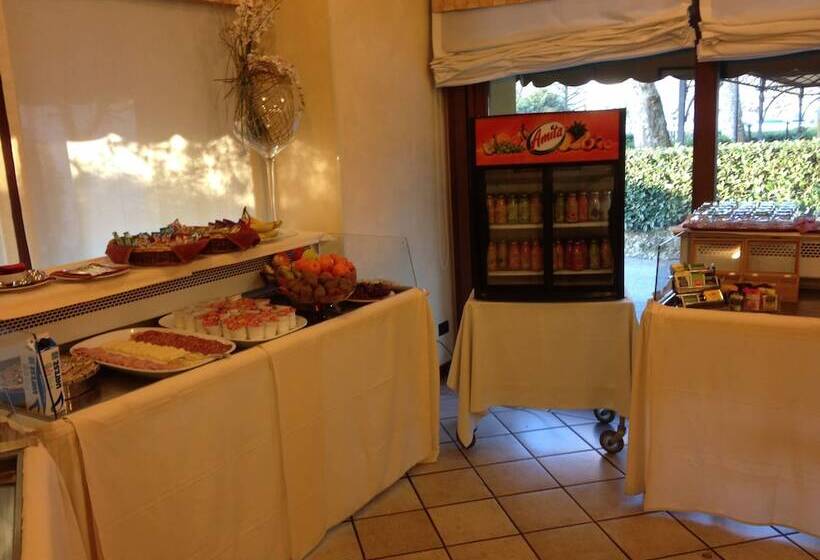 هتل Ristorante Vecchia Riva