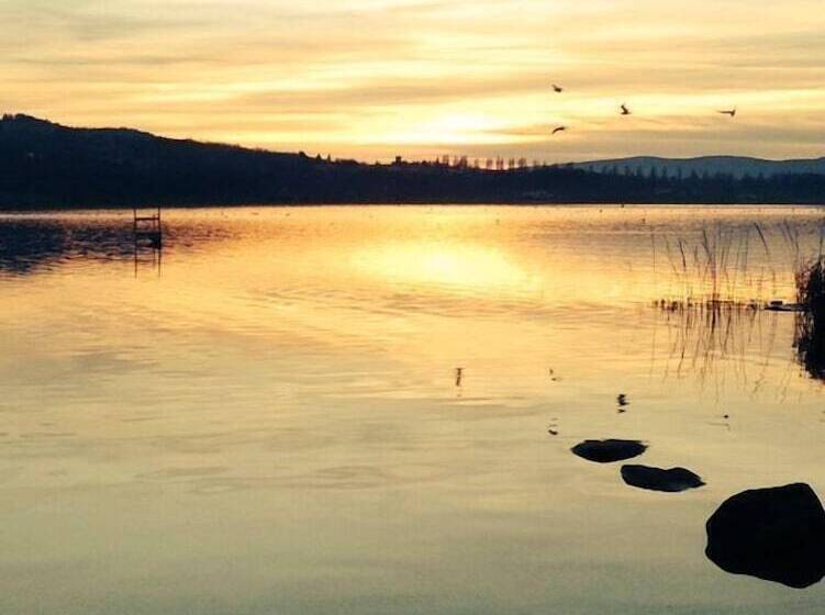 هتل Ristorante Vecchia Riva