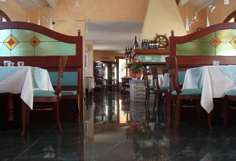 Отель Villaggio Turistico Airone