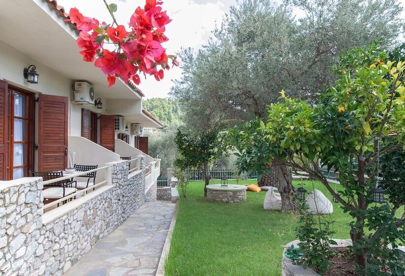 Отель Alexia Studios