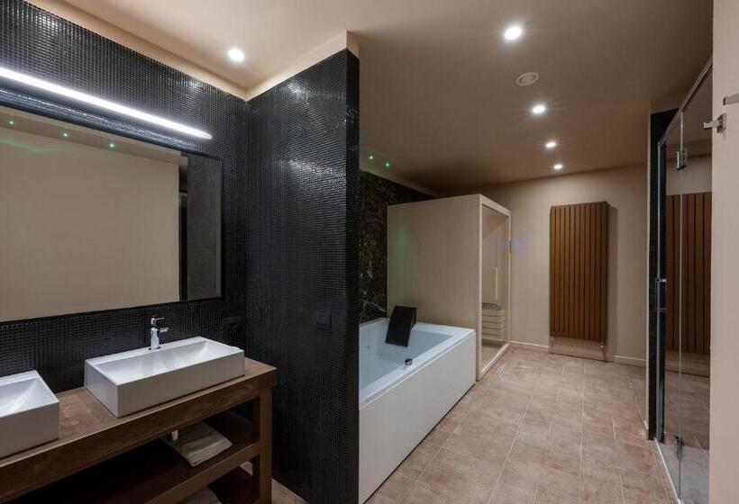 هتل Altarocca Wine Resort Adults Only