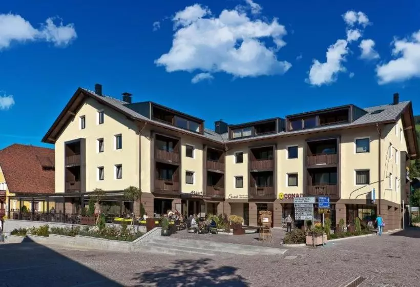 ホテル Ariston Dolomiti Residence
