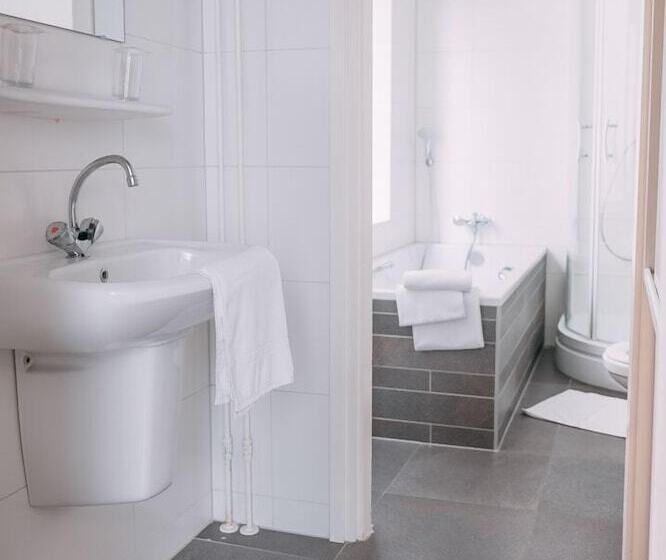 فندق Cafe Restaurant Abina