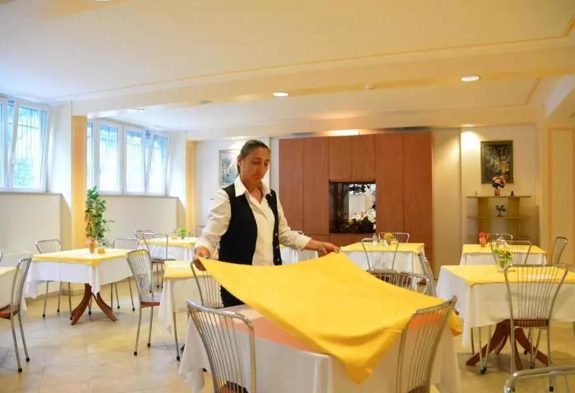 Hotelli Casa Religiosa Di Ospitalità Nazareno