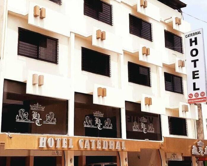 فندق Catedral