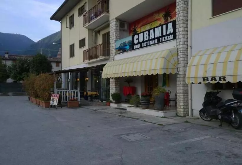 ホテル Cubamia