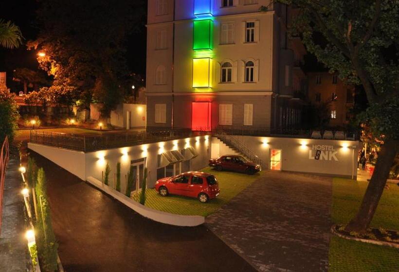 فندق Hostel Link