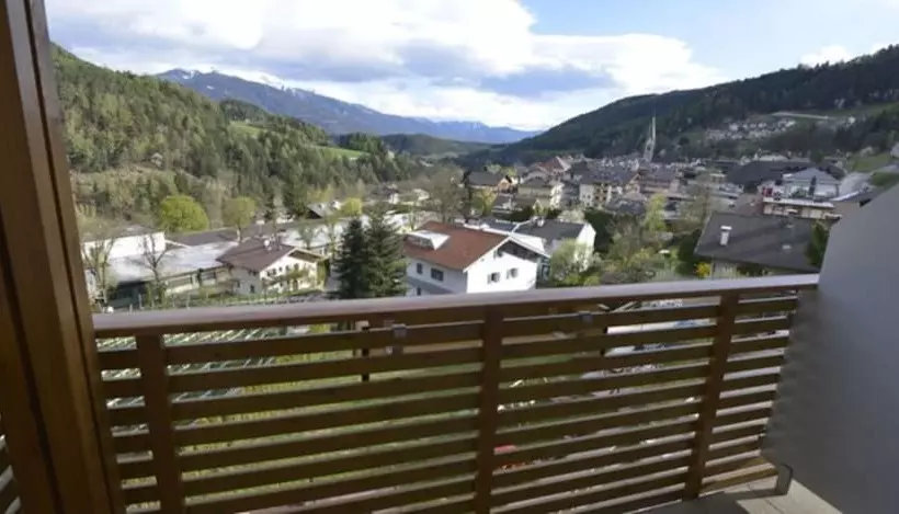 ホテル Molaris Lodge