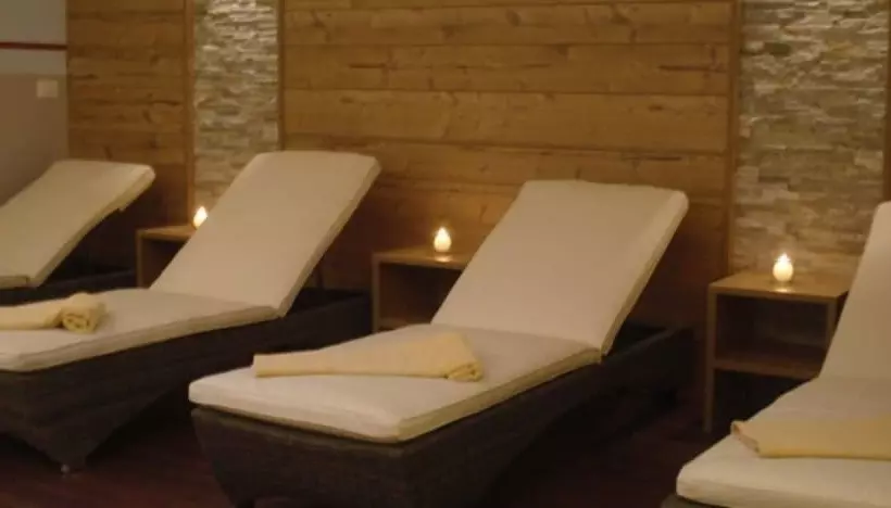 ホテル Molaris Lodge