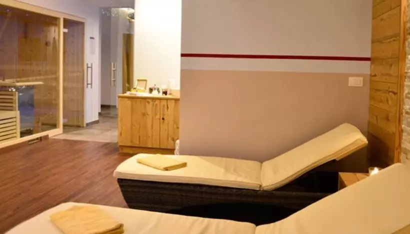 ホテル Molaris Lodge