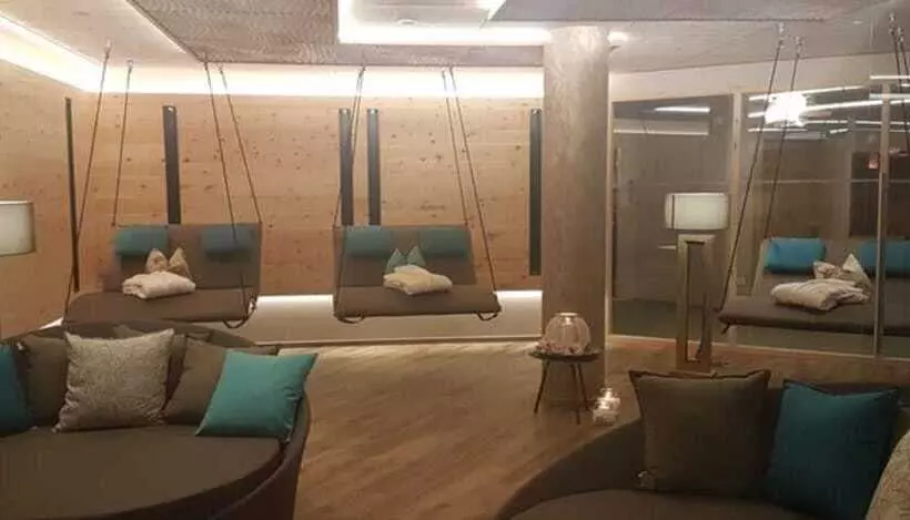 ホテル Molaris Lodge