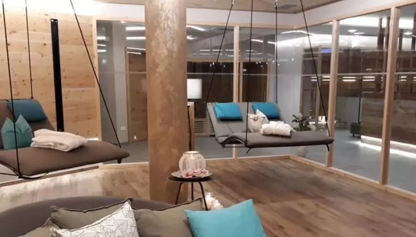 ホテル Molaris Lodge
