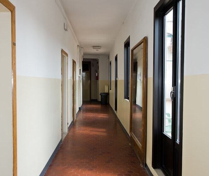 هتل Ostello Domus Civica