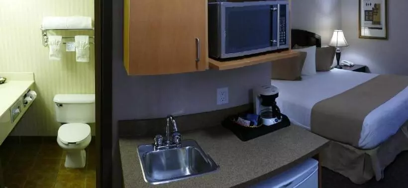 Hotelli Peavine Inn And Suites High Prairie