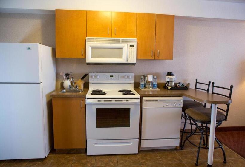 בית מלון כפרי Peavine Inn And Suites High Prairie