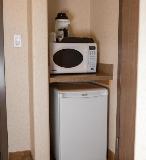 בית מלון כפרי Peavine Inn And Suites High Prairie