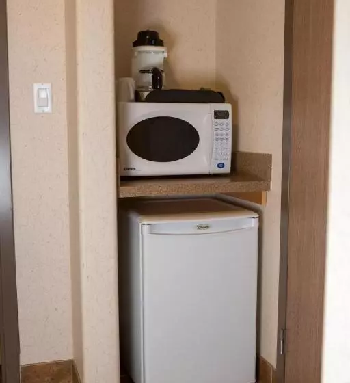 Hotelli Peavine Inn And Suites High Prairie