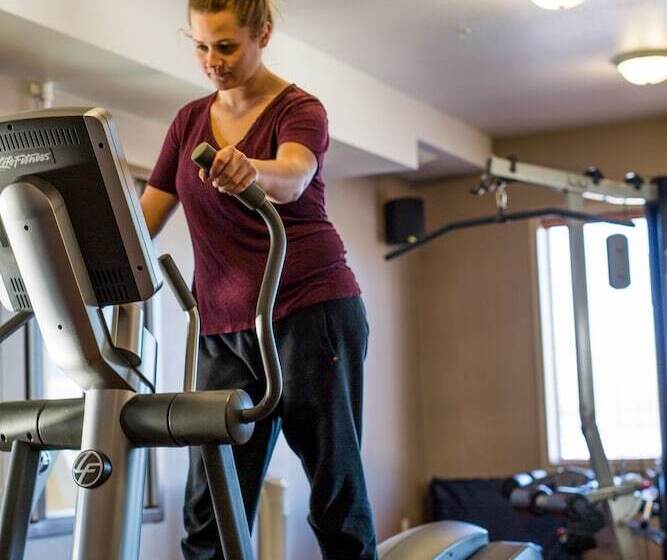 בית מלון כפרי Peavine Inn And Suites High Prairie