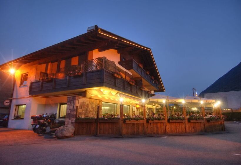 ホテル Pension Löwen